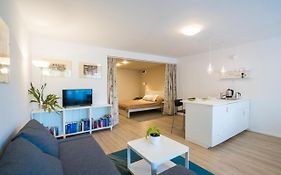 Squash Apartments & Studios